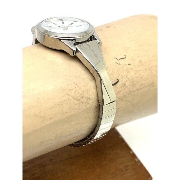 Timex Women\'s Watch TW2R98700 Quartz Silver Dial Stainless Steel 25mm main image 3